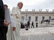 Подарки Папы Римского разыграют на благотворительной лотереи