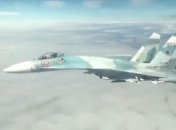 Российский истребитель Су-27 перехватил американские самолеты (Видео)