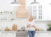 Очистити плиту від нагару допоможе вдалий трюк, і кухня засяє