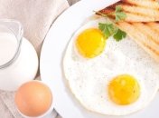 Диетологи рассказали, почему утром нужно есть яйца