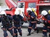 В Николаеве спасатели погасили пожар на предприятии в Заводском районе