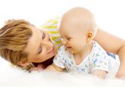 Развиваем руки ребенка: игры для годовасика