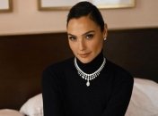 Галь Гадот украсила обложку нового номера Vogue