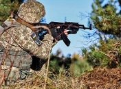 На Донбассе оккупанты бьют из запрещенного оружия, один военный ранен