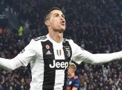 Роналду продает первый автомобиль по завышенной цене