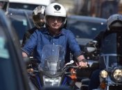 Президент Бразилии заявил об отрицательном тесте на COVID-19 и поехал кататься на мотоцикле