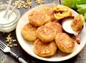 Котлетки получатся хрустящими снаружи и сочными внутри