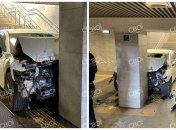 Нервовий зрив у водія? У Кривому Розі легковик залетів прямо в підземний перехід (відео)