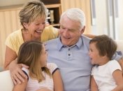 Дети, родители и неуловимая бабушка