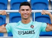 "Барселона" попытается подписать Роналду и удержать Месси