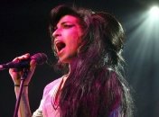 Выпуск двух новых альбомов Эми Уайнхаус планируют в Великобритании