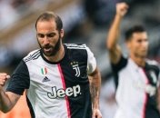 "Ярость Гонсало": Игуаин вспылил на тренировке Ювентуса и ударил тренера (Видео)