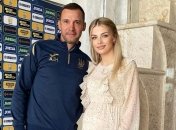 Жена Зинченко засветила округлившийся животик на фото с Шевченко