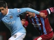 Оба вратаря английского клуба покинули поле с переломами рук