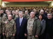 Порошенко принял участие в мероприятиях чествования  погибших героев-киборгов
