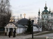 Незаконная постройка возле Десятинного Храма Пресвятой Богородицы