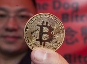 Биткоин упал ниже $8000