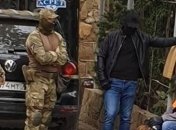 Российские силовики проводят обыски в доме межрегионального главы Меджлиса