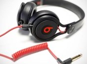 Apple создаст дизайн для наушников Beats