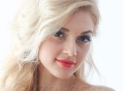 Эрика Герцег похвасталась соблазнительными формами