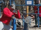 Женщины готовят, а мужчины занимаются спортом: что делают украинцы на карантине (Соцопрос)