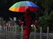 Режиссер "Дэдпула" отказался работать над сиквелом из-за Райана Рейнольдса