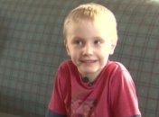 Первоклассника исключили из школы за поцелуй