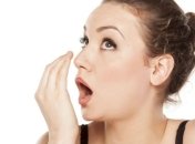 Медики рассказали о неприятном запахе изо рта и роли бактерий