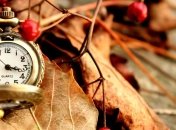 Украина перейдет на "зимнее" время: когда и куда переводить стрелки часов