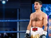 Украинский чемпион мира Далакян в трудном бою победил Переса