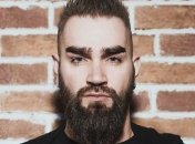 "Как Тарзан": Вал из The Hardkiss показал, как умеет лазить по канату