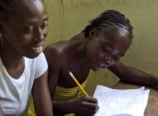 Ученый: Женщинам выгодно быть безграмотными  