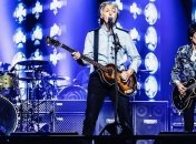 Легендарная группа "The Beatles" вернулась на сцену