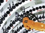 Китай запустил первую в мире полностью роботизированную фабрику  