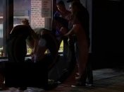 В Днепре голый мужчина спрыгнул с крыши ТРЦ: шокирующий поступок попал на видео