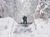 Попов: Снег в Киеве убирают в долг 