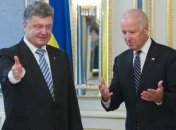 Порошенко сообщил Байдену о ситуации на Донбассе