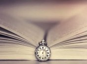 Книжный апрель: что почитать в дороге и дома