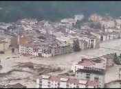 Радость длилась недолго: в Турции масштабный потоп после пожаров (видео)