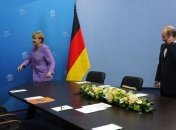 Меркель обсудит с Путиным вопрос об Украине   