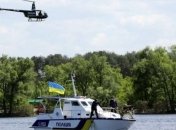 Полиция показала, как работает на небе и воде (Видео)