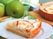 Яблочный пирог со сметанной заливкой — один из лучших рецептов осенней выпечки