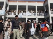 Нападение на университет в Пакистане: более 20 погибших