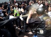 В США произошли столкновения на демонстрации против Трампа