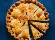 Картофельный пирог станет отличным перекусом (изображение создано с помощью ИИ)