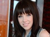 Карли Рэй Джепсен повеселилась в клипе “This Kiss” 