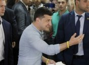 Оптимистичная молодежь: Украинцы продолжают доверять Зеленскому