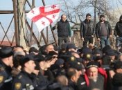 В Грузии произошли столкновения протестующих с полицией, есть раненые
