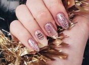 Маникюр 2019-2020: стильный новогодний дизайн на длинные ногти (Фото)