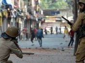 Столкновения в Кашмире привели к ранениям десятков людей